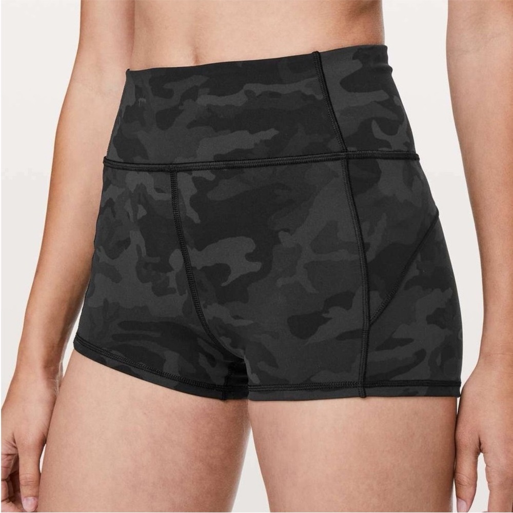 Lululemon In Movement High Rise Shorts 2.5” - Black/Grey Camo, Size 4